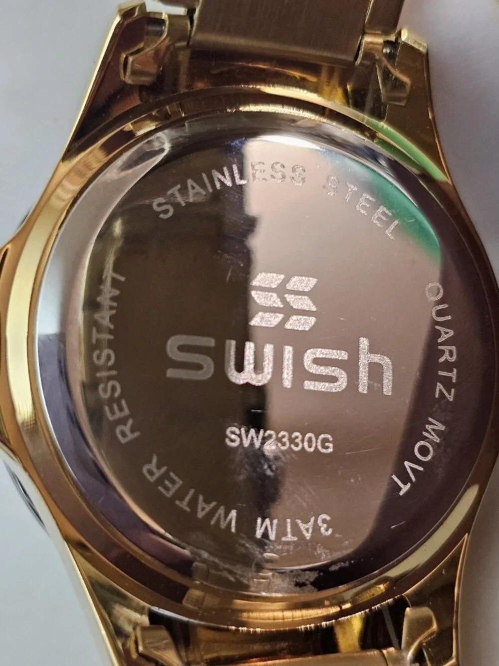 Swish NO#SW2330G Mens Gold Tone Stainless Steel Analog Watch 3ATM Water Resistan
